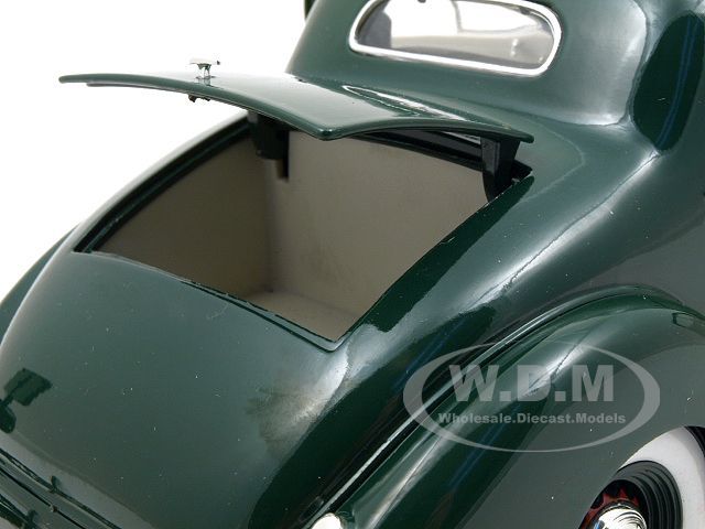 1936 PONTIAC DELUXE GREEN 118 DIECAST CAR MODEL  